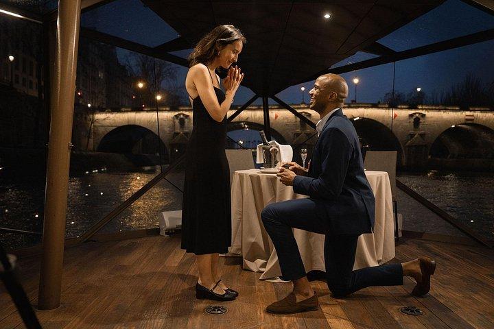 Dîner croisière Bateaux Mouches® spécial demande en mariage à Paris