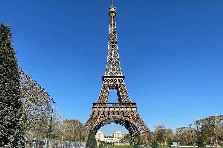 Tour Eiffel avec visite guidée au sommet en option