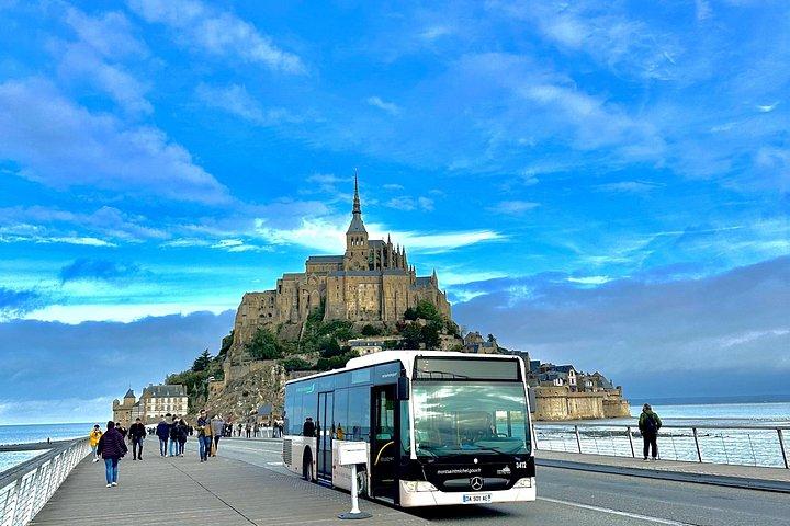 Excursion privée d'une journée de Paris au Mont Saint-Michel et à Étretat