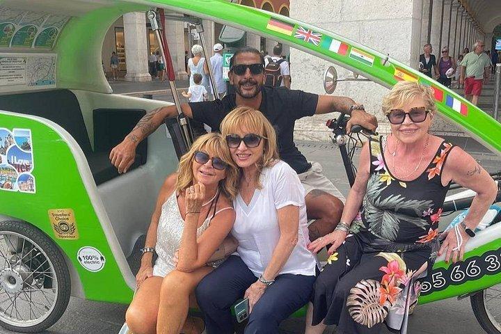 Visite guidée en vélo taxi écologique au départ de Nice