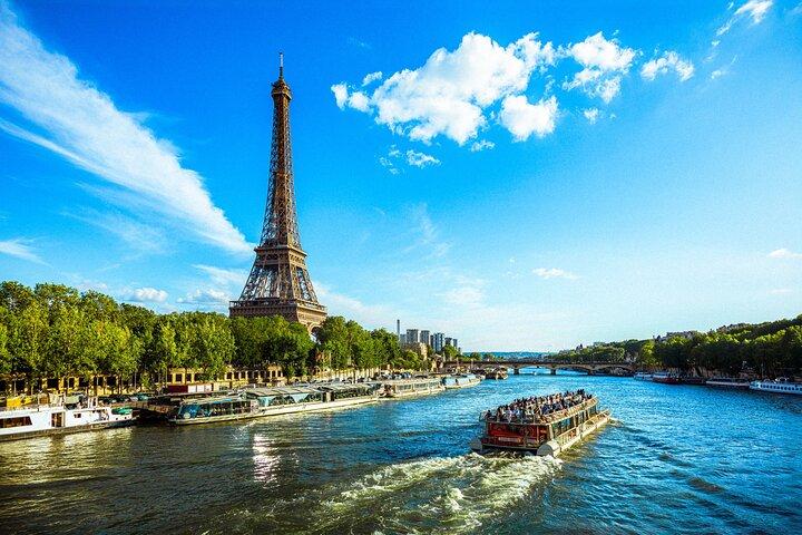 Croisière sur la Seine et Tour Eiffel Accès réservé Visite guidée