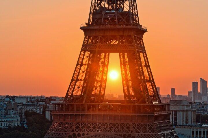 Soirée à la Tour Eiffel: Expérience guidée en petit groupe