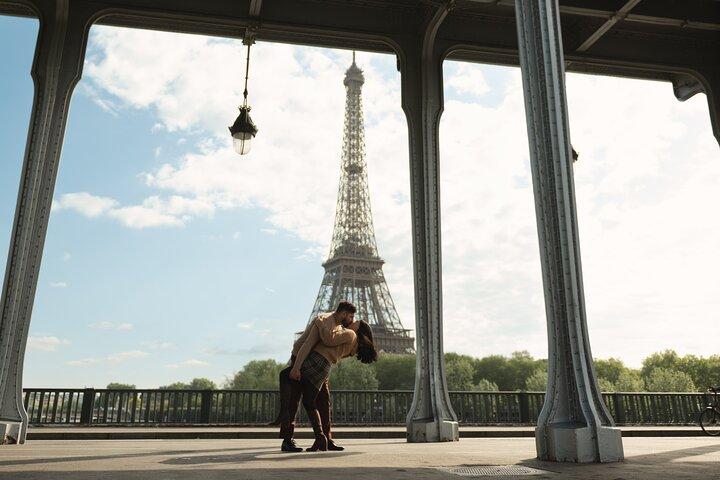 Photoshoot privé de Paris – Tour Eiffel et pierres précieuses cachées