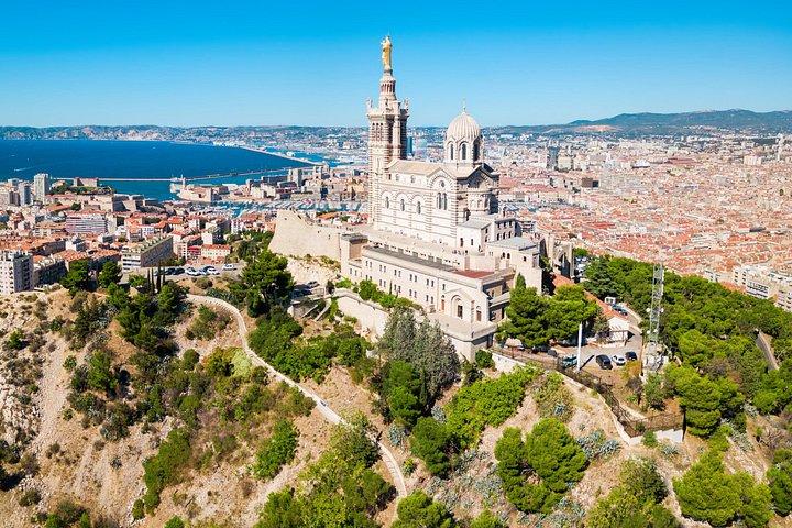 Transfert privé de Nice à Marseille, 4 heures Arrêt à Cannes