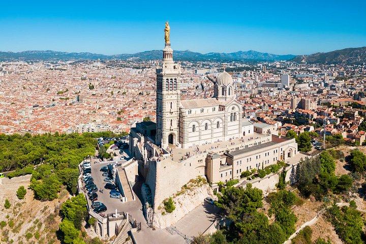 Transfert privé de Nice à Marseille, 2 heures Arrêt à Cannes