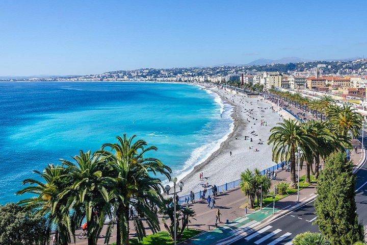 Transfert privé aller simple de Cannes à Nice, arrêt de 2h à Antibes