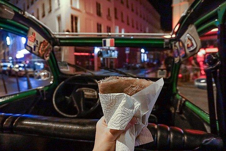 Explorez Paris en 3H à bord d'une voiture classique française avec Guide Local