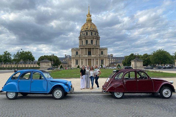 Best guided sightseeing tour in Paris by french vintage car