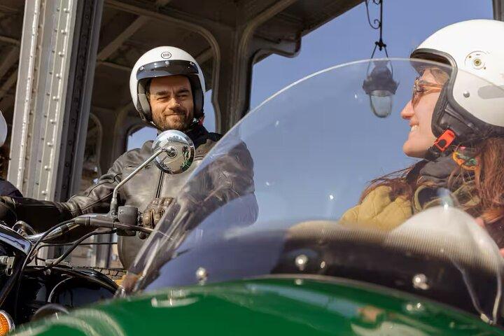 Paris : visite privée en side-car vintage avec prise en charge à votre hôtel