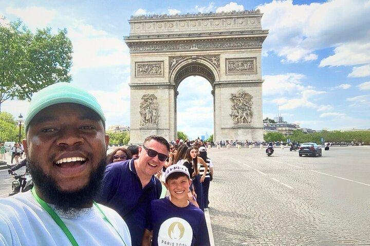Visite guidée des Champs-Élysées avec billets pour l'Arc de Triomphe