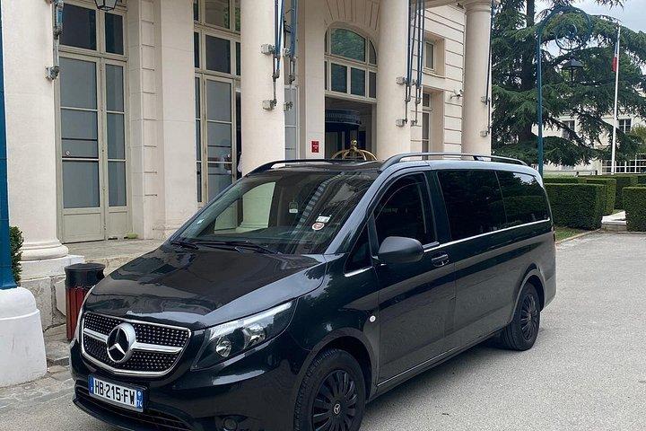 Transfert privé de Paris à Bruges avec chauffeur multilingue