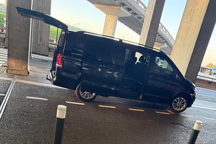 Transfert Privé CDG vers Disneyland par Berline ou Van