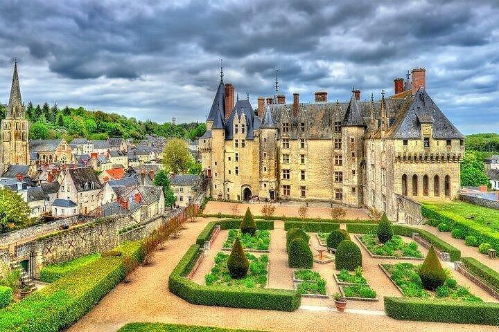 Châteaux de la Loire 10h aller-retour au départ de Paris