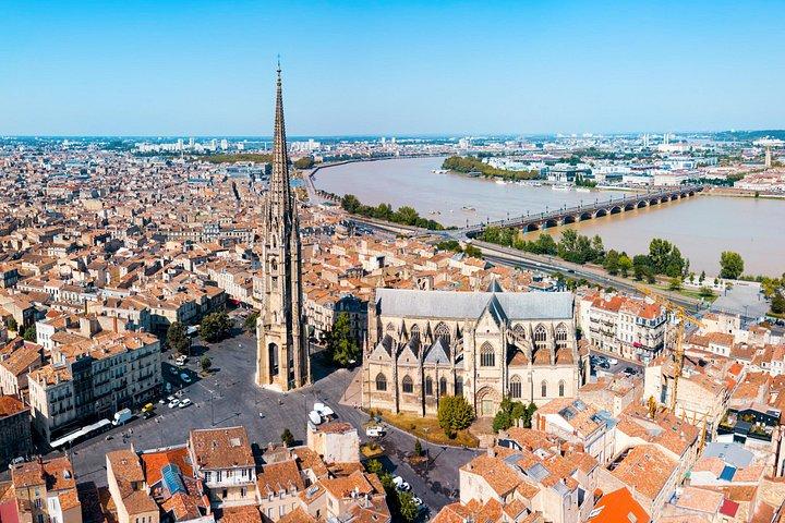 Découvrez l'essence de Bordeaux lors d'une visite privée