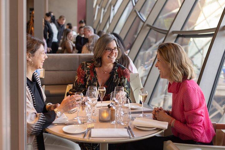 Déjeuner du jour de l'An à la brasserie Madame de la Tour Eiffel