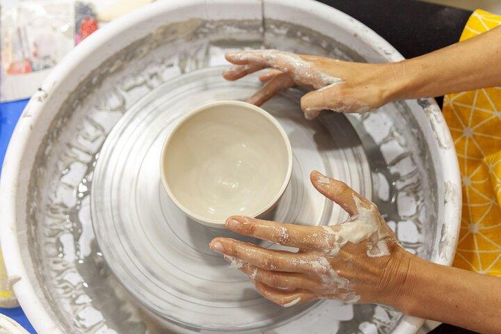 Initiation au Tournage en Poterie Céramique à Paris