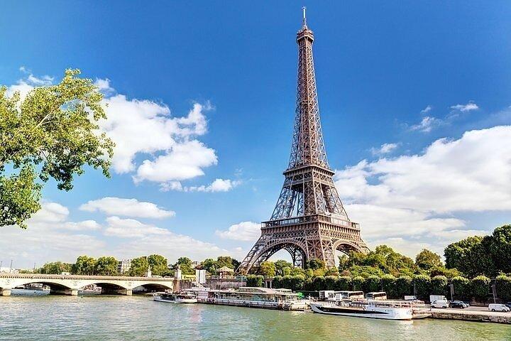 Demi-journée Chauffeur Privé Service Berline ou Van (6 heures) – Paris