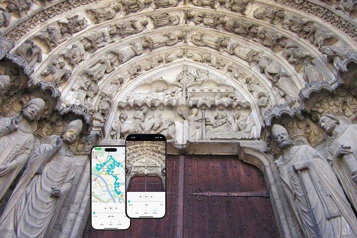 Promenade à Chartres des églises cathédrales et des héros de la guerre mondiale avec App