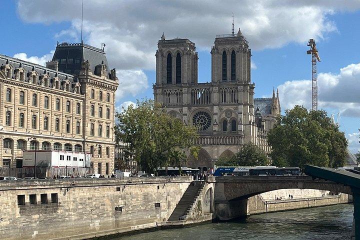 Histoire Balade au cœur de Paris, le long de la Seine