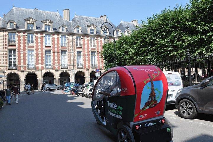 Visite guidée privée en vélo-cab à Paris le Marais