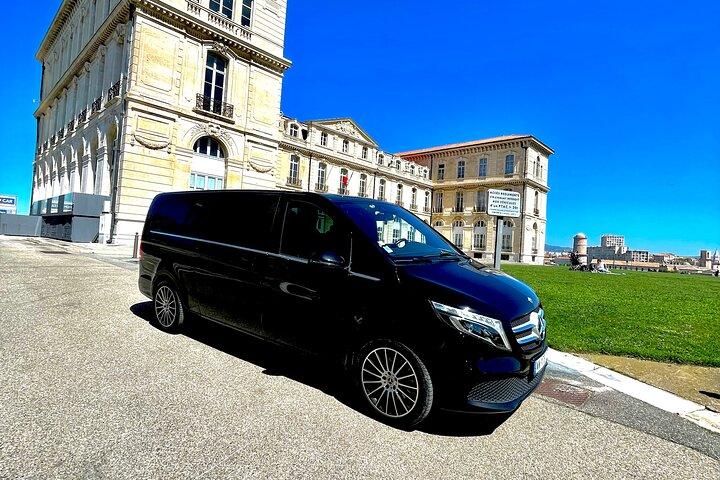 Transfert Marseille en Van et Berline Aeroport Gare et Croisière