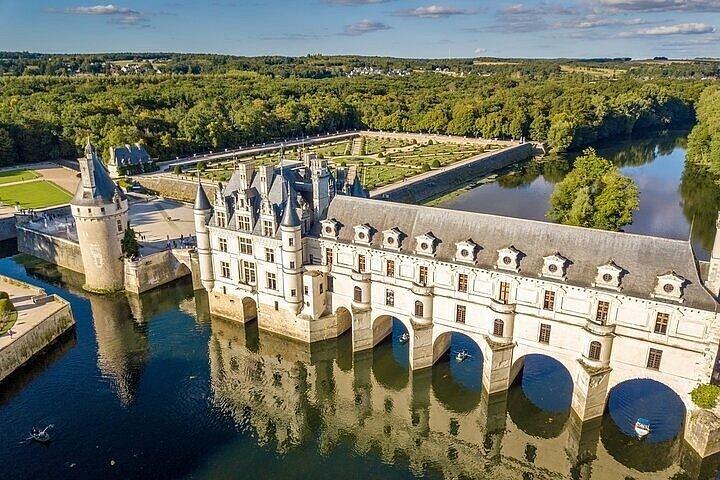 Excursion Privée d’une Journée aux Châteaux de la Loire