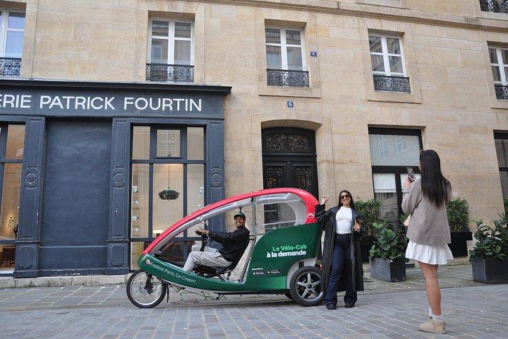 Visite Guidée Privée en Vélo Cab à Paris : Le Emily