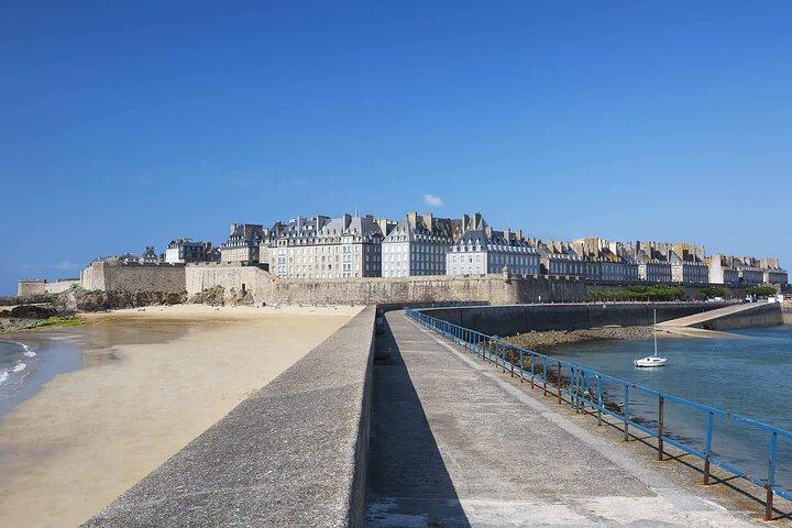 Bonjour Saint-Malo : Promenade privée de 2 heures en ville avec guide local
