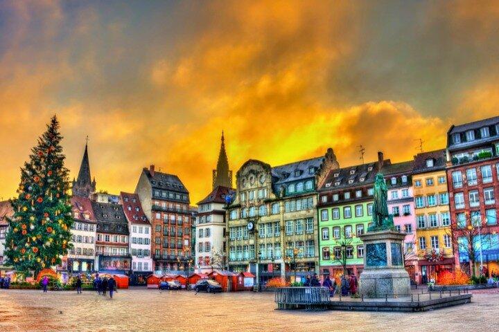 Visite à pied libre magique de Noël à Strasbourg avec une APP