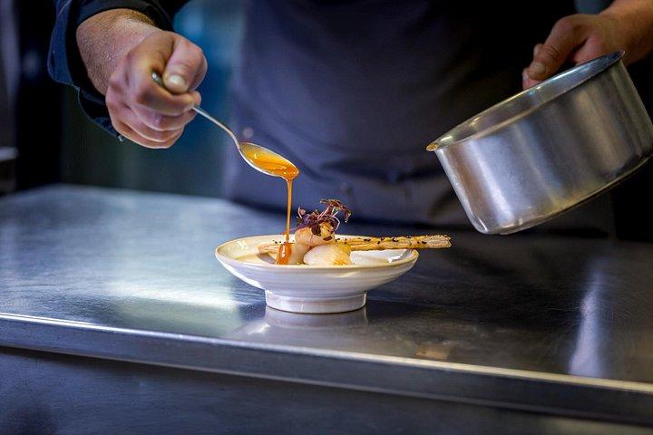 Paris Special Dates Croisière dîner sur la Seine 3 services avec vin