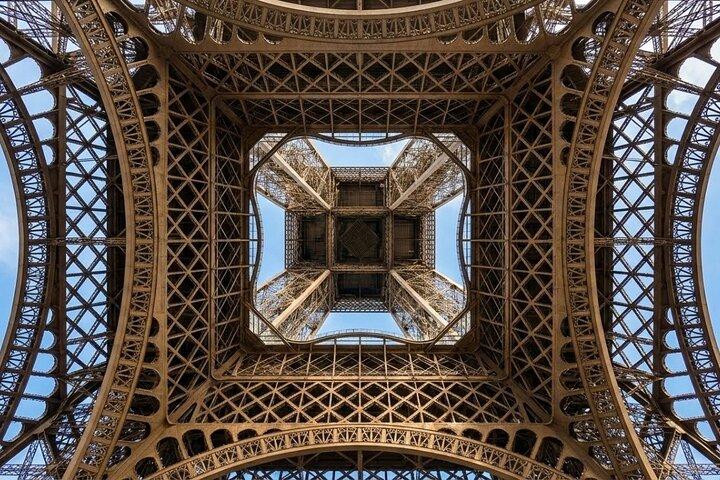 Tour Eiffel Accès réservé Visite jusqu'au 2ème étage ou Sommet