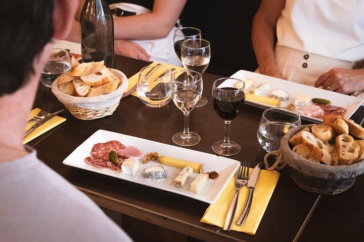 Visite privée de dégustation de plats à Paris avec un expert de la gastronomie française