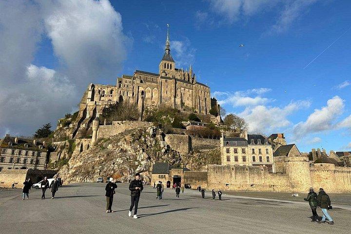 Excursion d'une journée privée au Mont-Saint-Michel et en Normandie au départ de Paris