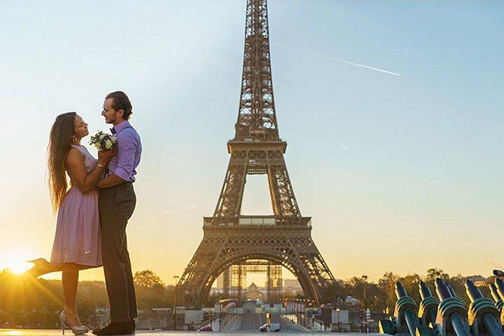 Proposition Eiffel romantique Expérience avec ramassage privé et Guide