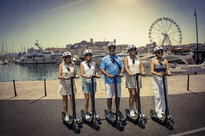Tour de Cannes en scooter électrique Explorez la ville avec style
