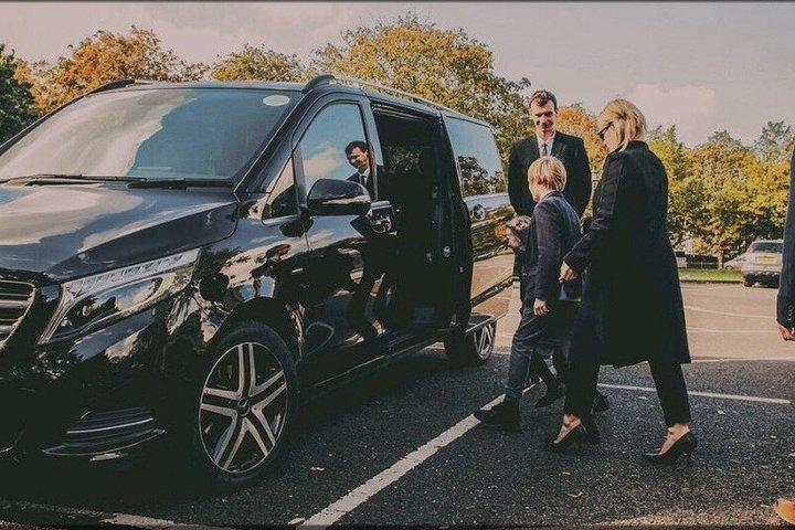 Transfert privé entre Paris et CDG ou Orly Aéroport