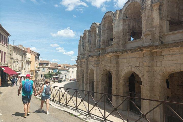 Tour privé à Arles : entrées incluses dans les monuments romain !