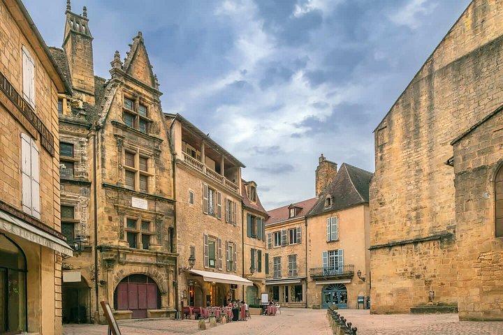 Bonjour Sarlat : Privé 2 - Heure Intro City Walk avec Guide Local