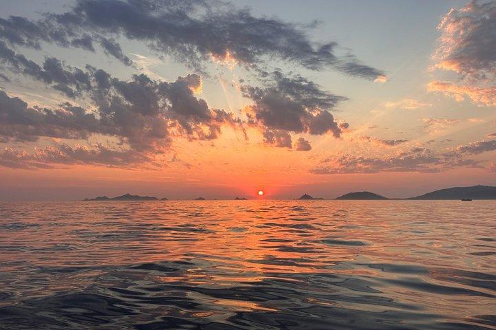 Croisière bateau au Coucher du Soleil avec Apéritif aux îles sanguinaires