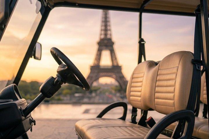 Panier Golf Paris privé Tour de ville : Tour Eiffel & pierres précieuses cachées