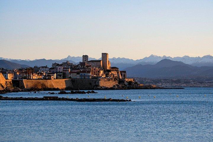 Antibes : Visite à pied du marché provençal, de la vieille ville et vue sur la mer