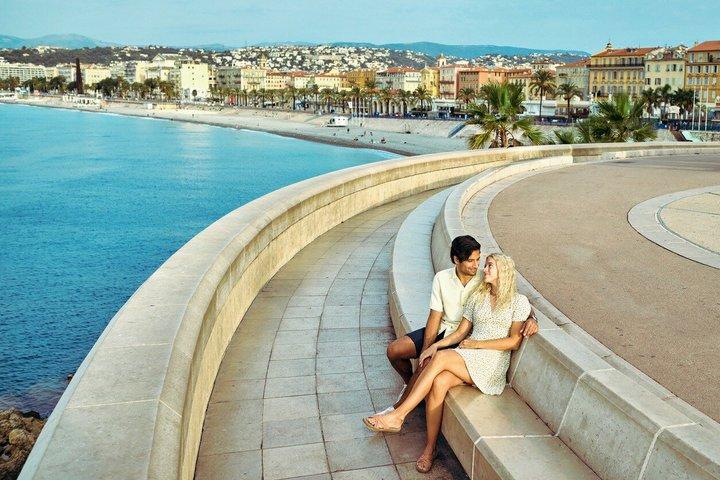 Photoshoot privé sur le front de mer et la vieille ville de Nice