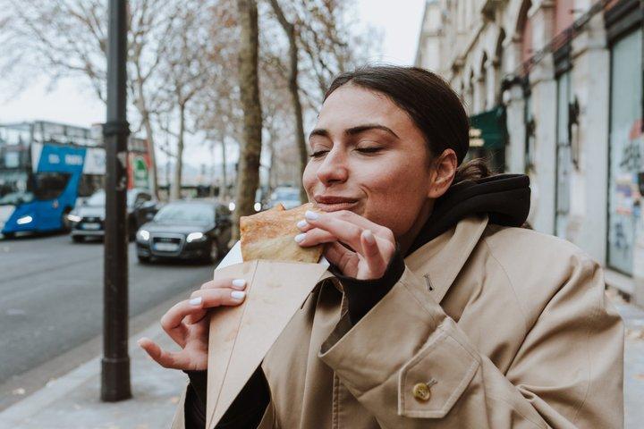 Visite gastronomique de Paris : 10+ dégustations, vins français, fromages et plat secret