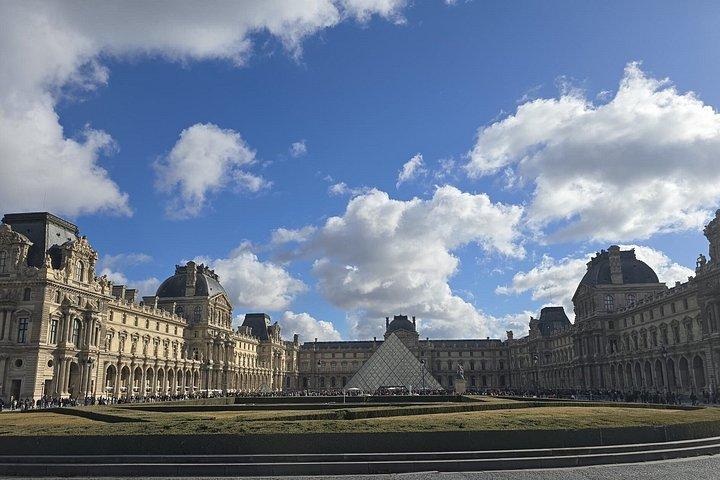 Visite extérieure du Louvre et du Jardin des Tuileries