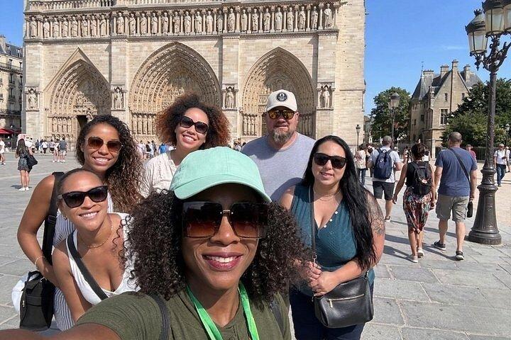 Visite intérieure de Notre-Dame avec crypte, Macaron ou déjeuner
