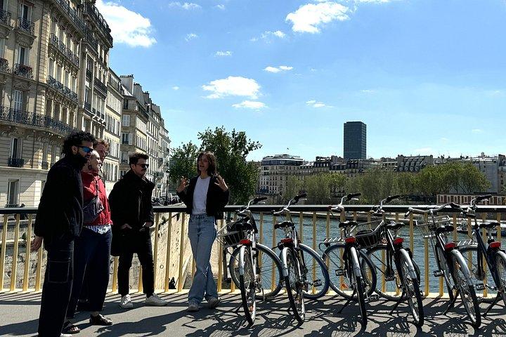 Visite Néerlandaise de 3 heures à vélo des joyaux cachés de Paris avec Guide local
