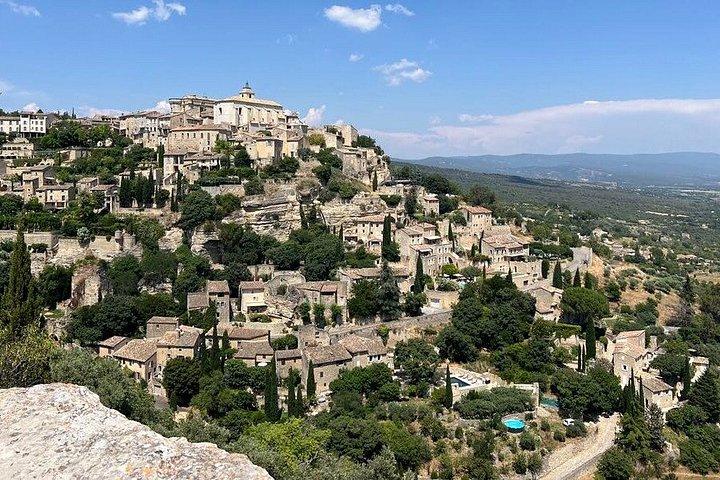 The magnificent hilltop villages of the Luberon on a private day