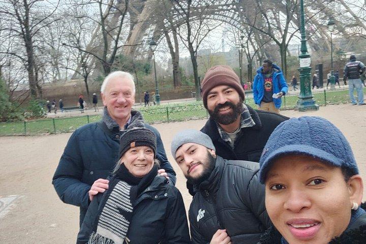 Tour des temps forts de Paris avec Guide local et Tour Eiffel