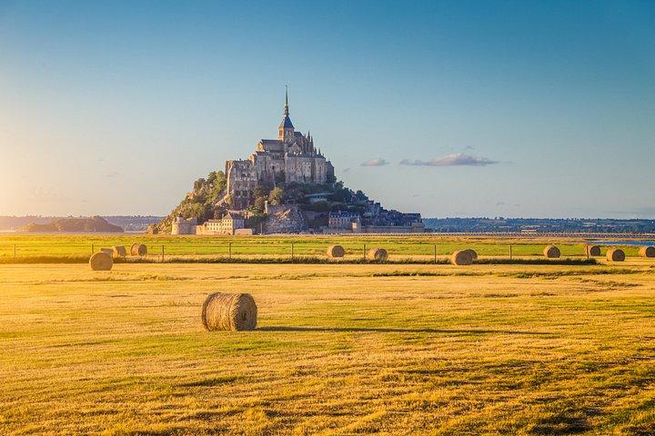 Mont-Saint-Michel et Débarquement en Normandie depuis Honfleur | Billet de l'abbaye inclus
