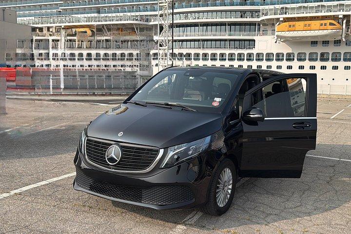 Excursions Premium en fourgon électrique Marseille et Cassis